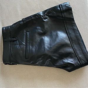 AGOLDE Recycled Leather Angled Hem Short - black